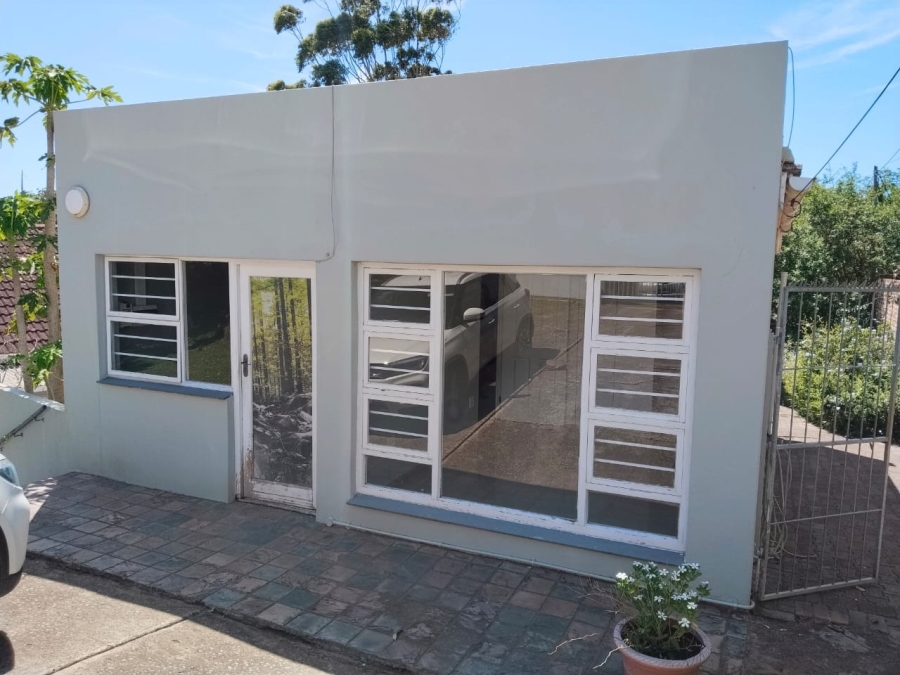 To Let 2 Bedroom Property for Rent in Bonza Bay Eastern Cape